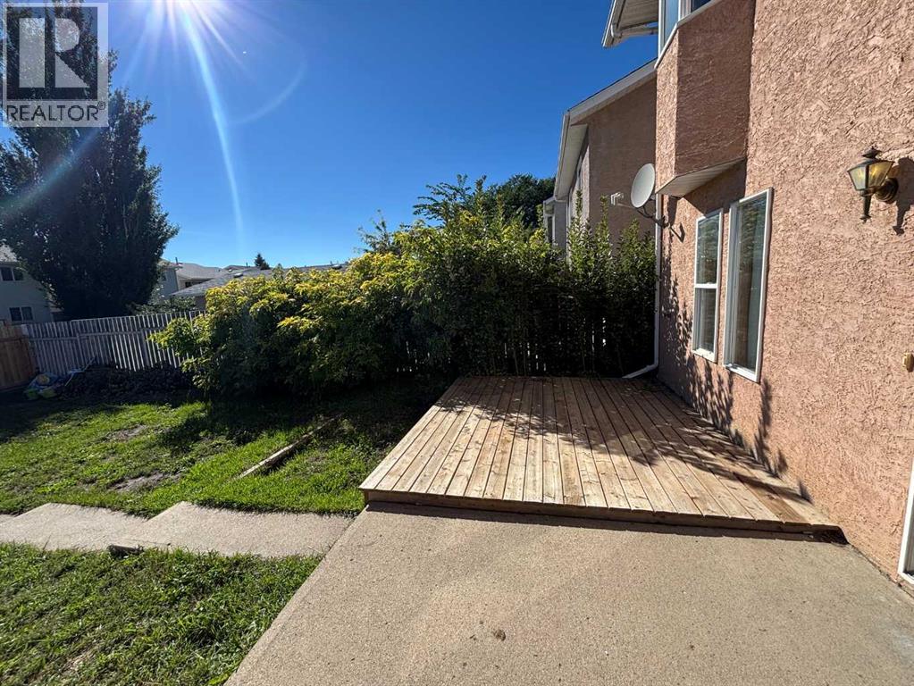 322 Assiniboia Place W Property Photo 21