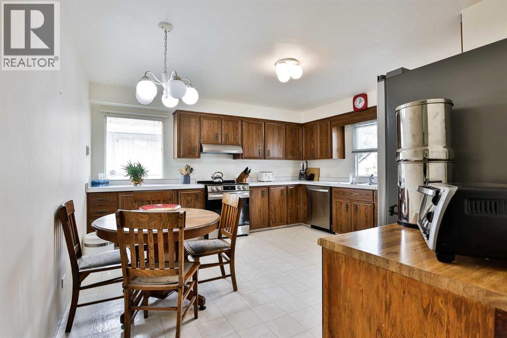1323 3a Avenue N Property Photo 10