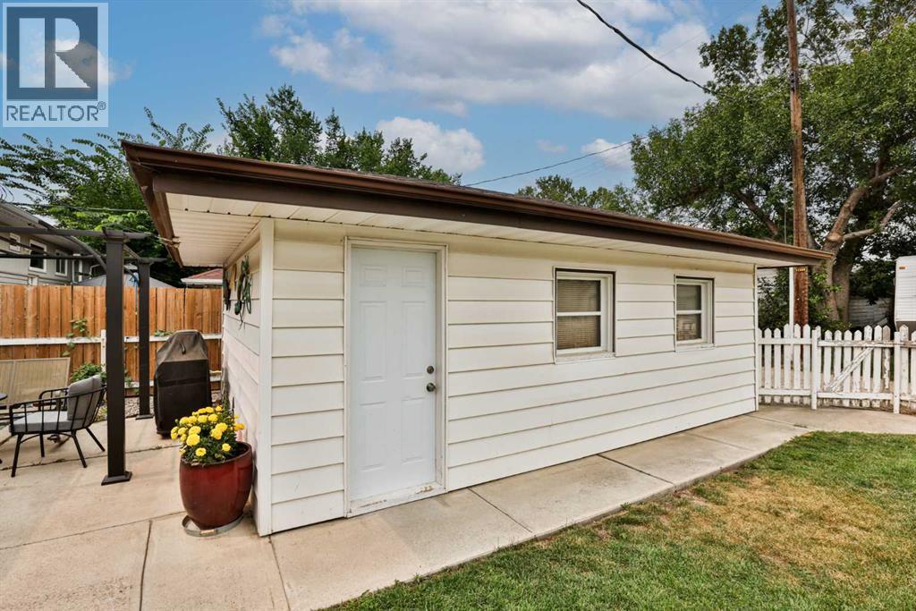 1323 3a Avenue N Property Photo 22