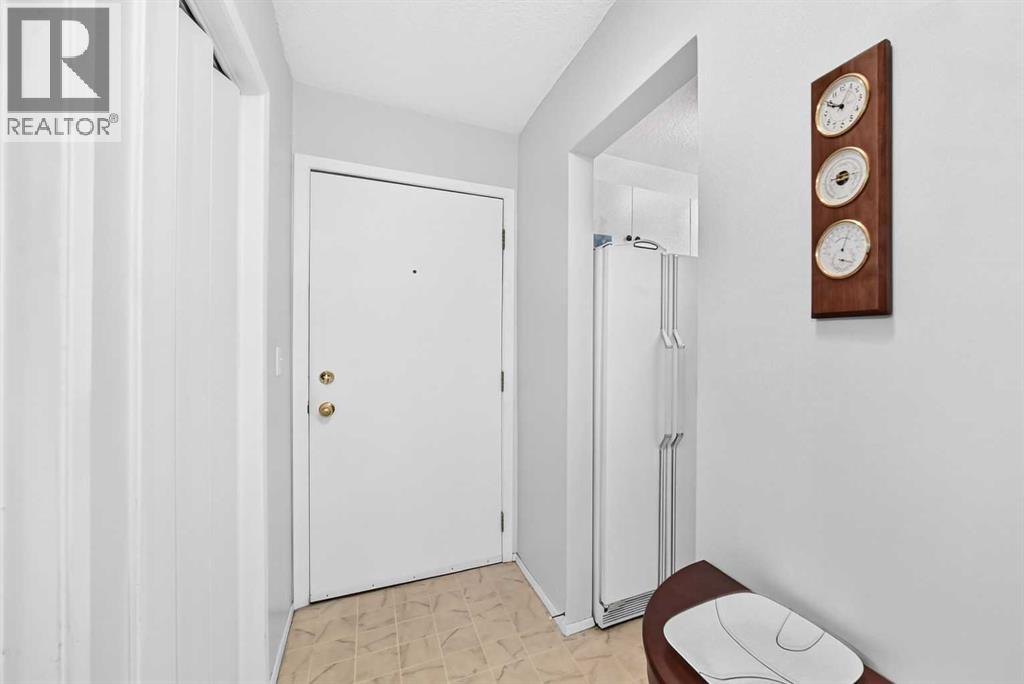647 1 Avenue Northeast Property Photo 3