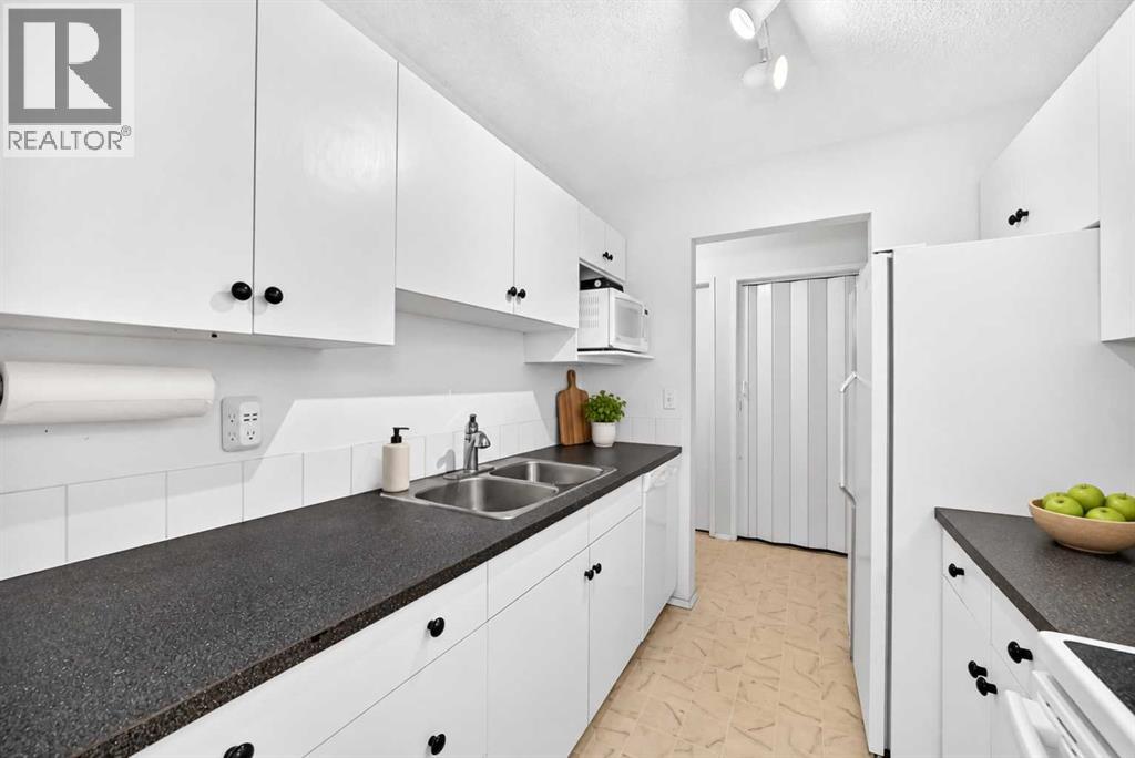 647 1 Avenue Northeast Property Photo 8