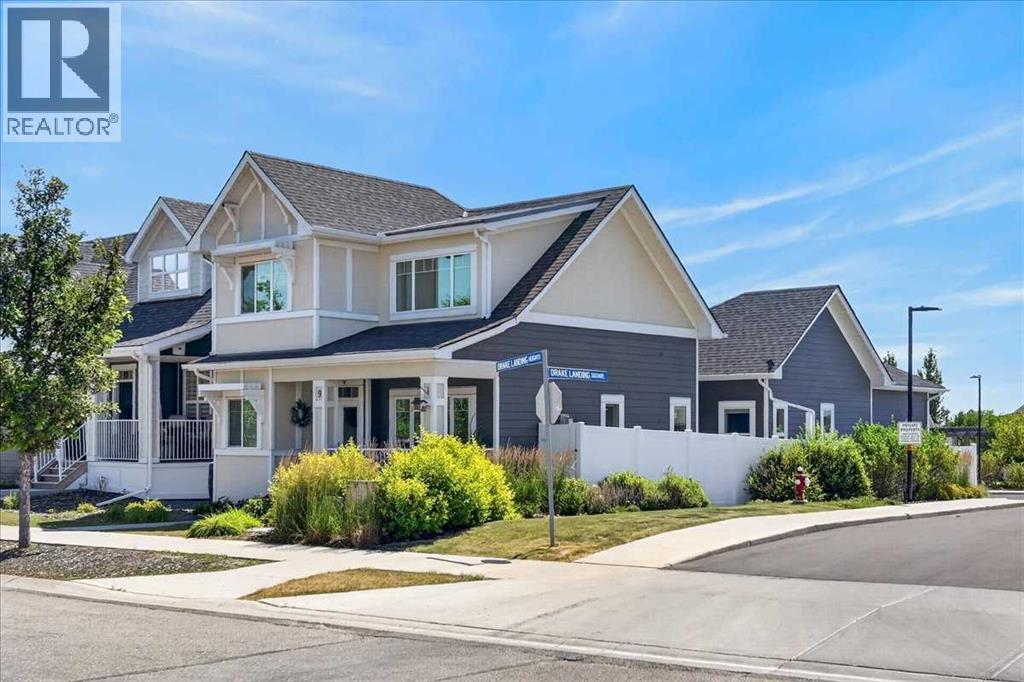9 Drake Landing Square Property Photo 1