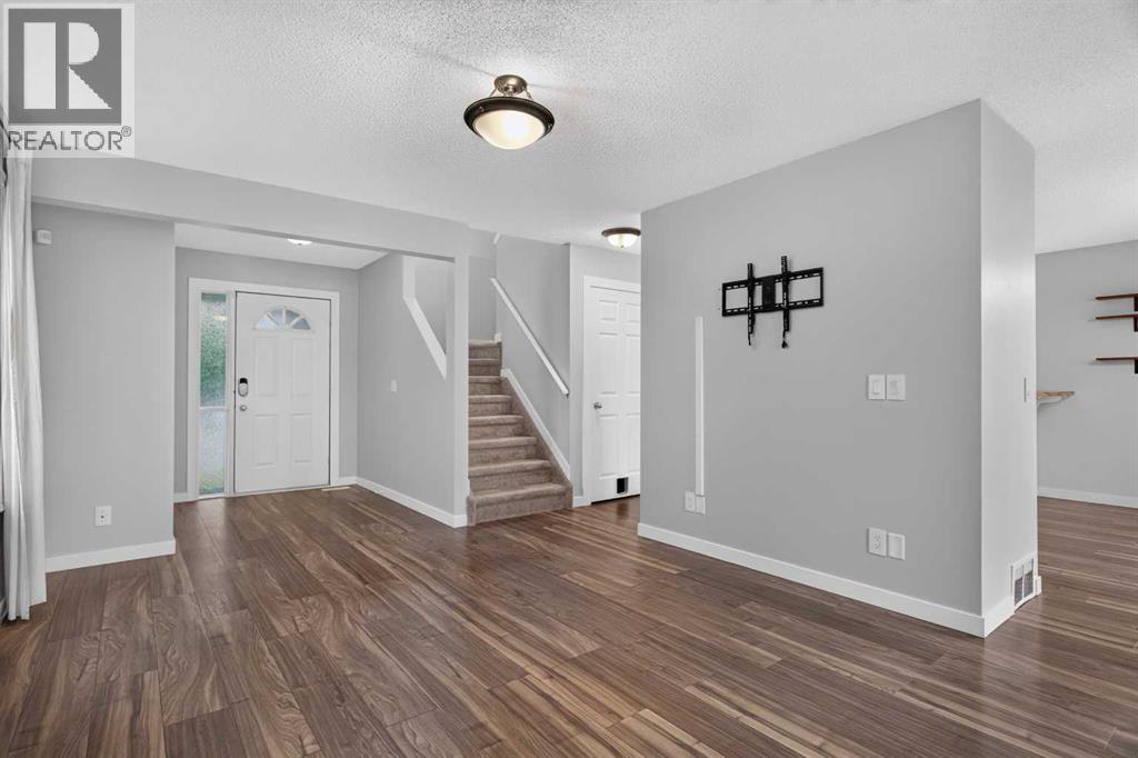 56 Silver Creek Boulevard Property Photo 6
