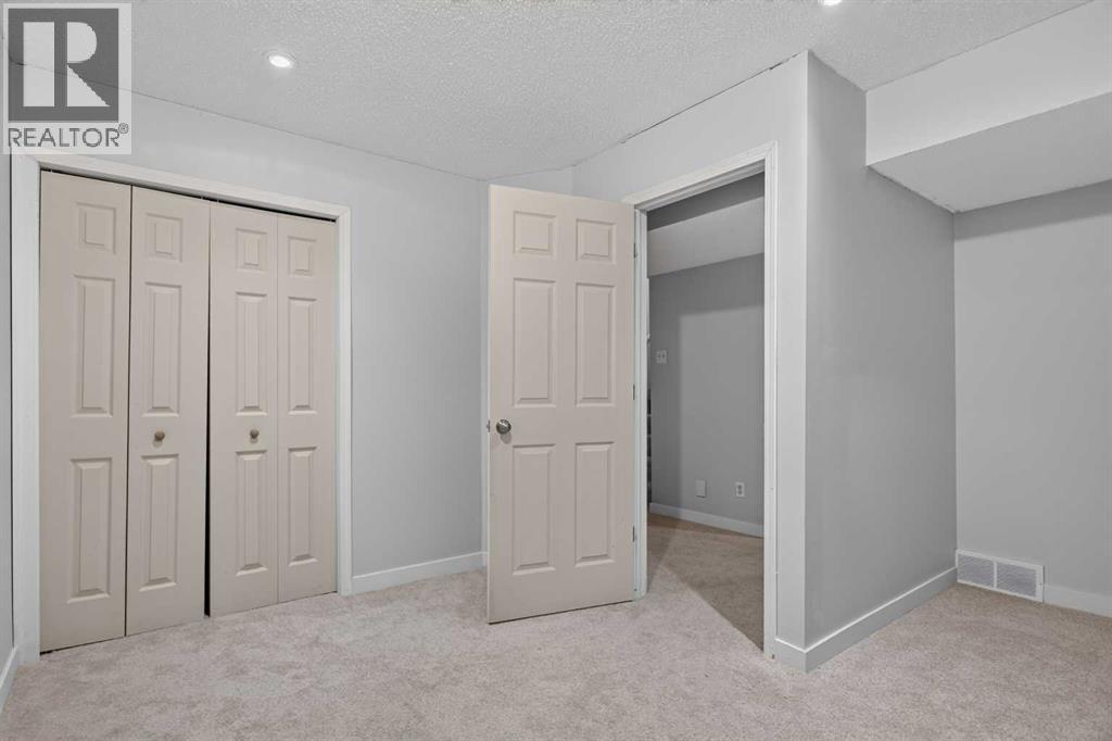 56 Silver Creek Boulevard Property Photo 25