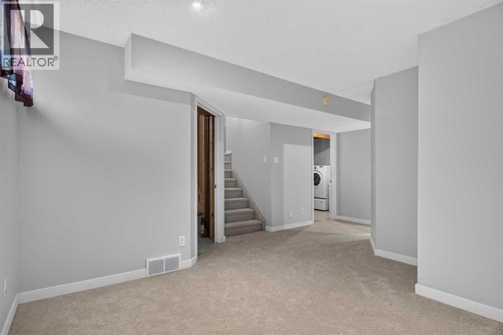 56 Silver Creek Boulevard Property Photo 26