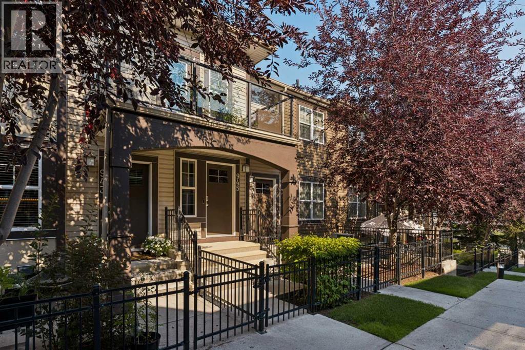 945 Mckenzie Towne Manor SE Property Photo 1