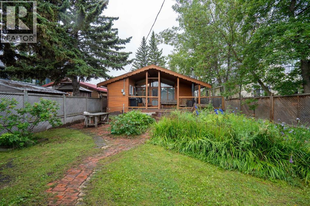 5011 38 Street Property Photo 1