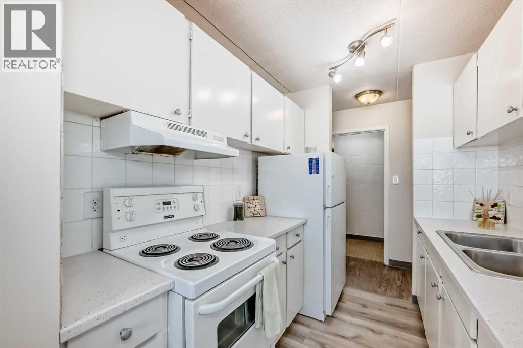 319 2 Avenue Property Photo 9
