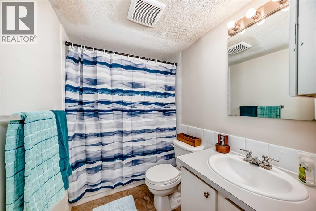 319 2 Avenue Property Photo 11