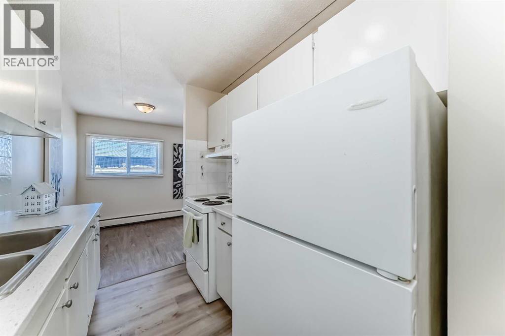 319 2 Avenue Property Photo 14