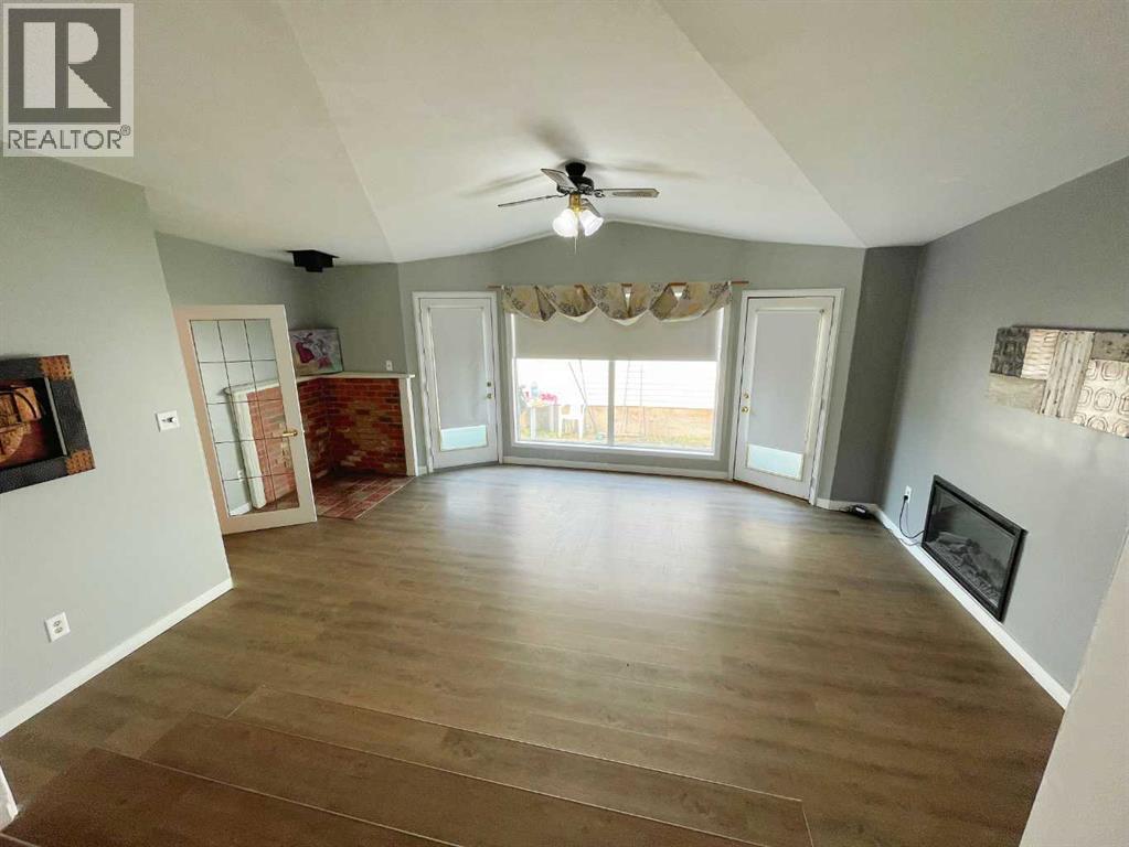 5301 2nd Street Property Photo 9