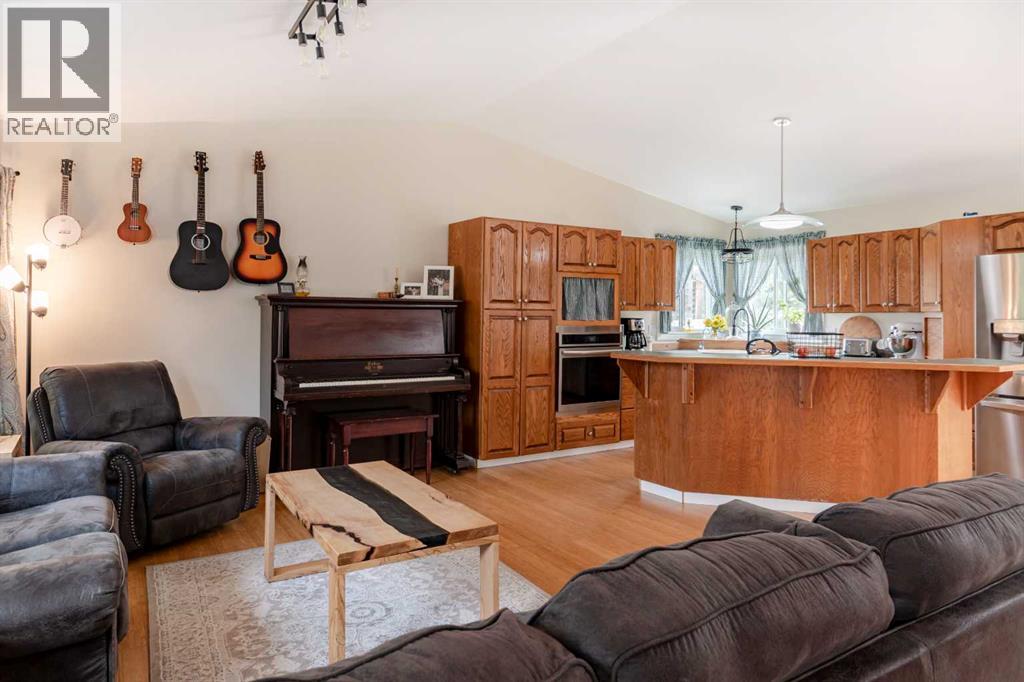 10602 101 Ave Property Photo 4