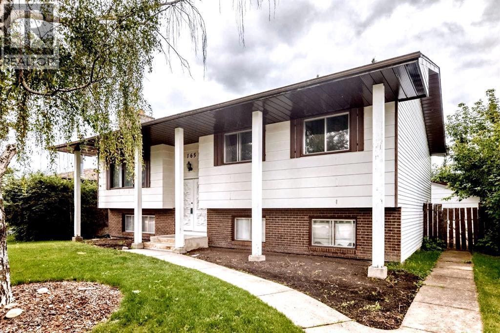 165 Wilson Crescent Property Photo 1
