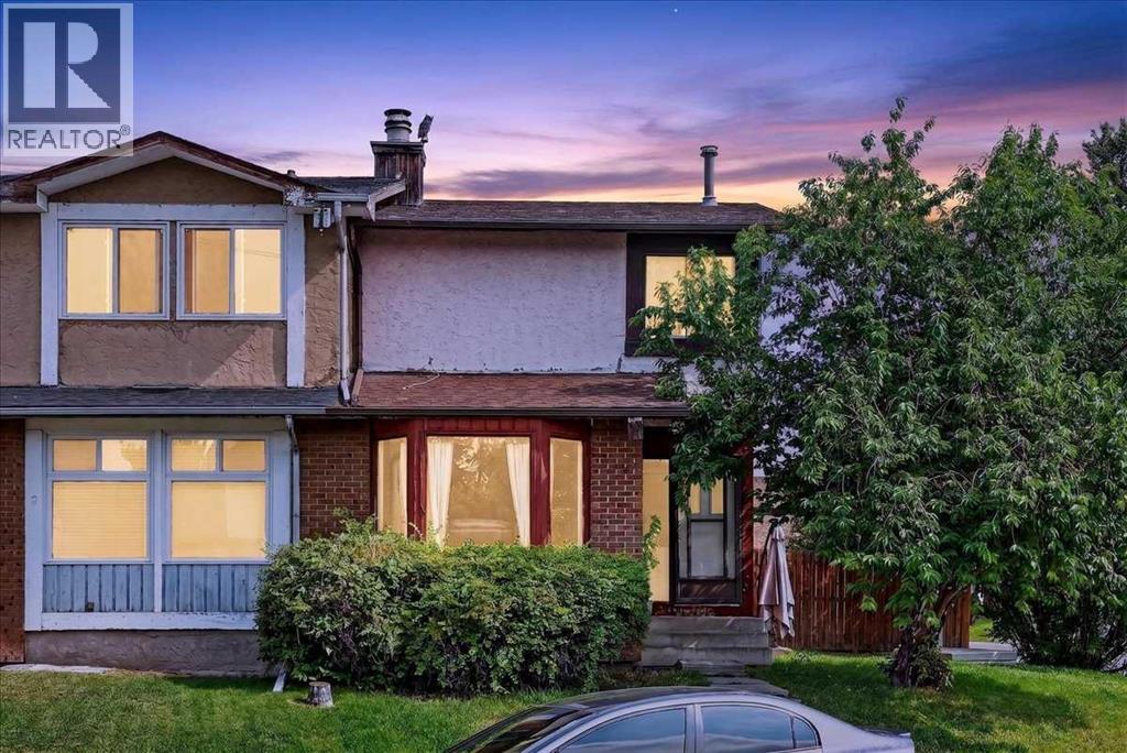 672 Whiteridge Way Ne Photo de la propriété 1