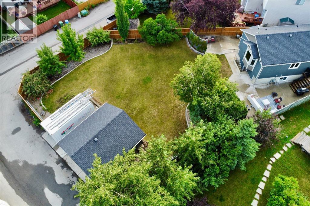 230 Mt Lorette Place Se Property Photo 1
