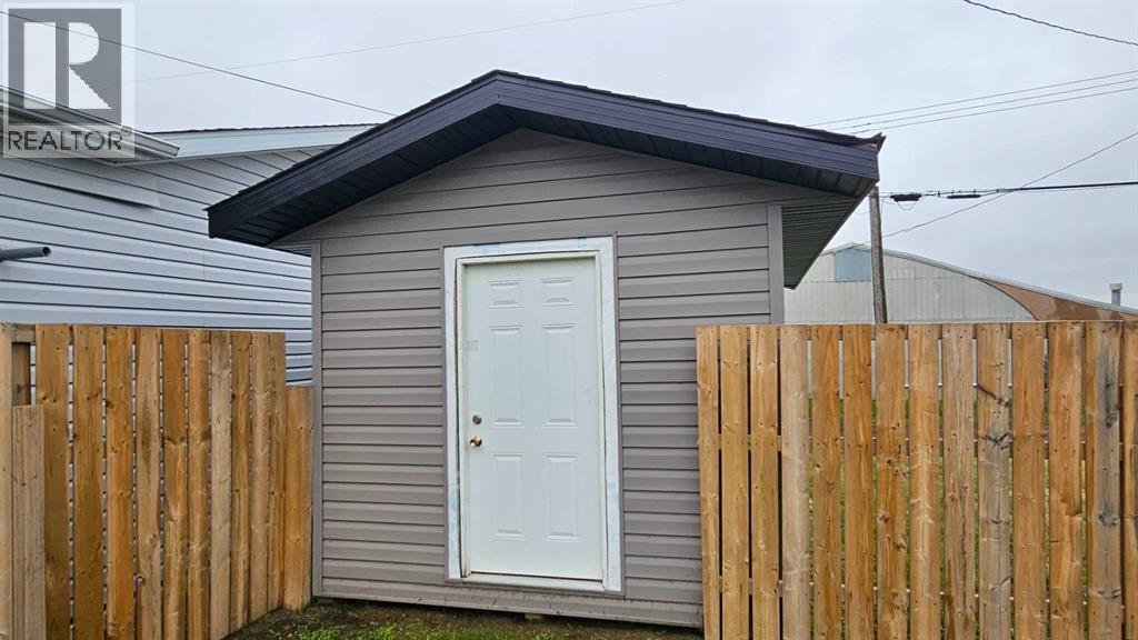 4810 Windsor Avenue Property Photo 3
