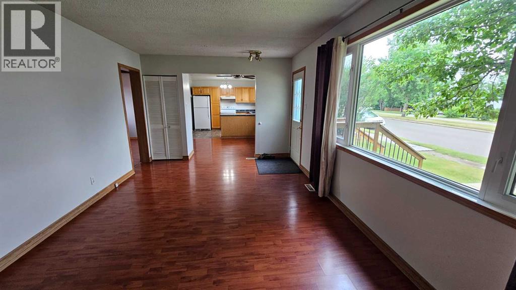 4810 Windsor Avenue Property Photo 6