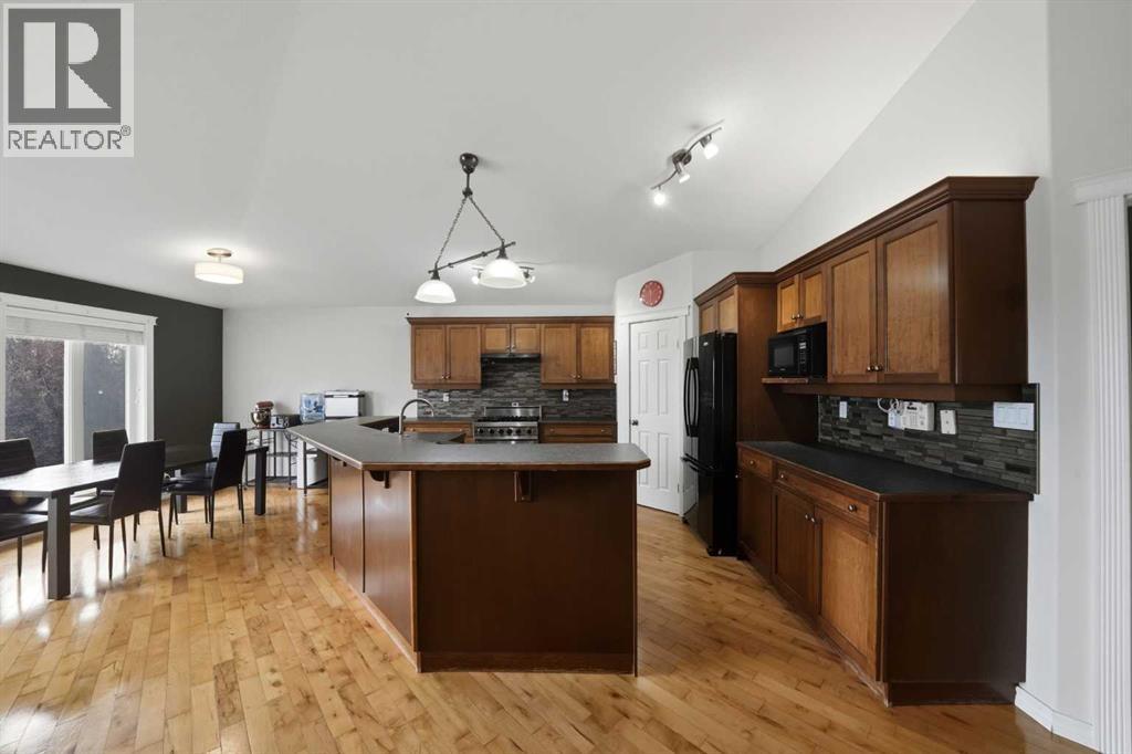 2 Estella Crescent Property Photo 14
