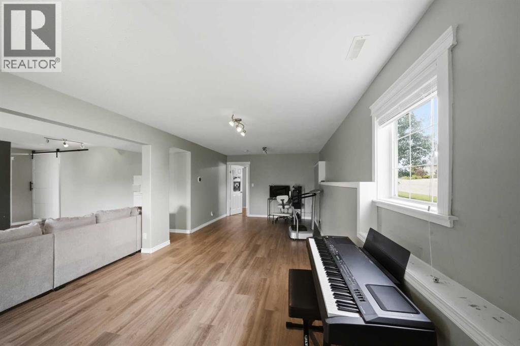 2 Estella Crescent Property Photo 31