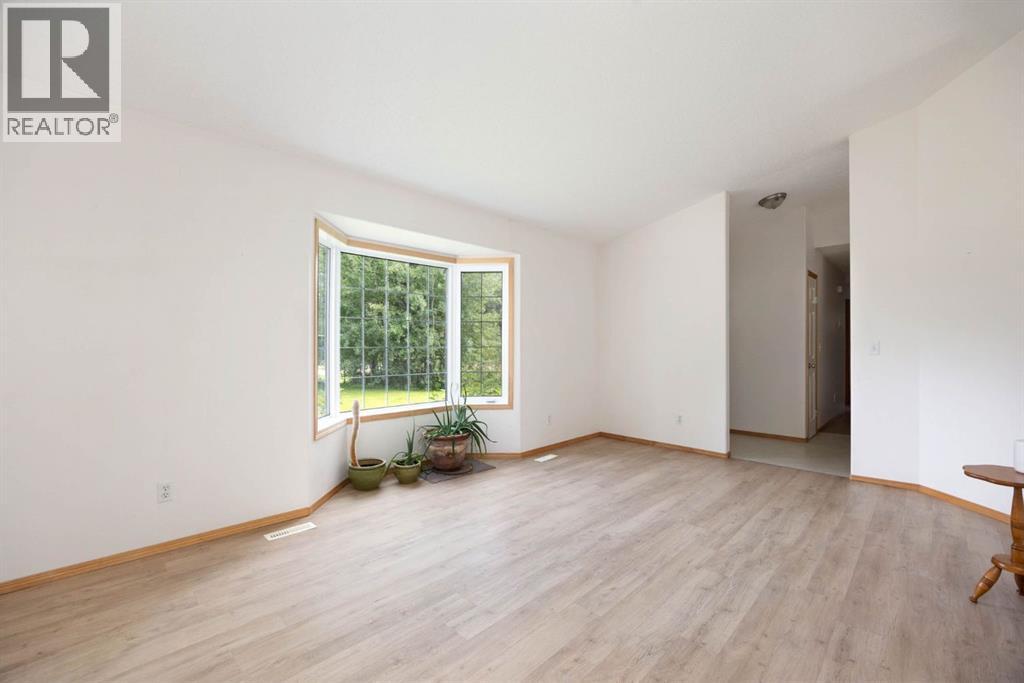 205 Cheecham Drive Property Photo 3