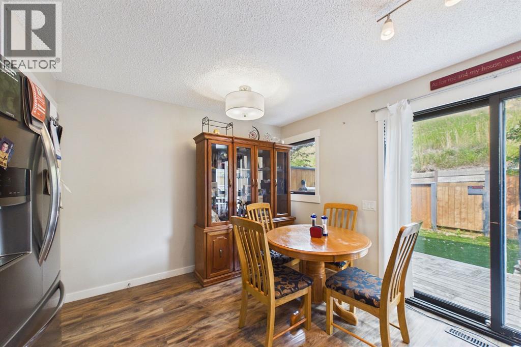 800 Bowcroft Place Property Photo 8