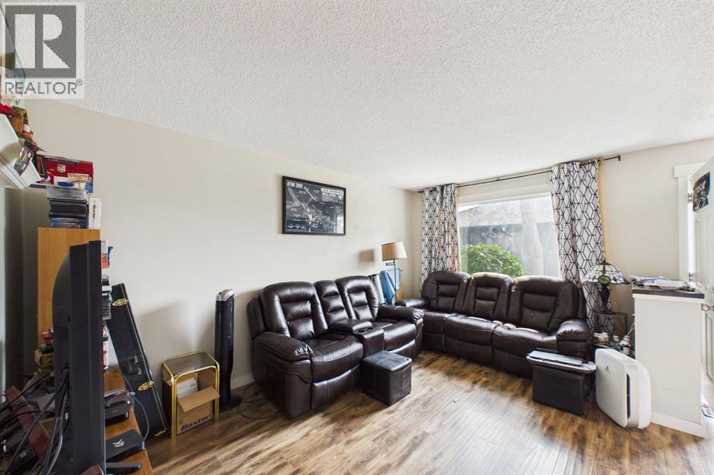 800 Bowcroft Place Property Photo 10
