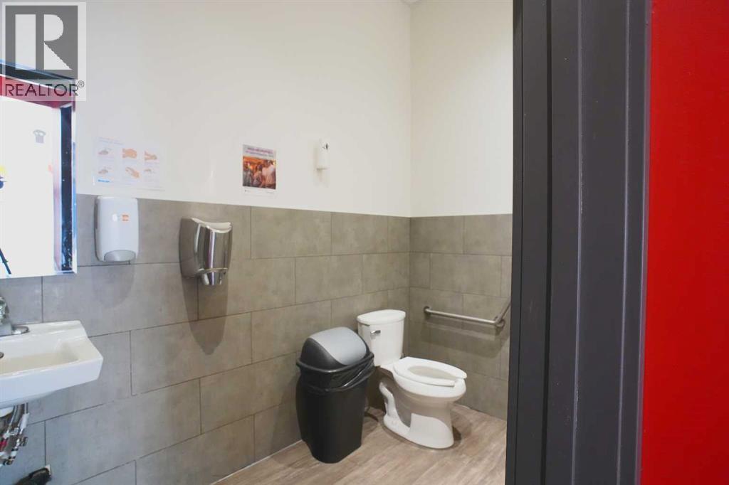 100 Ranch Market Property Photo 14