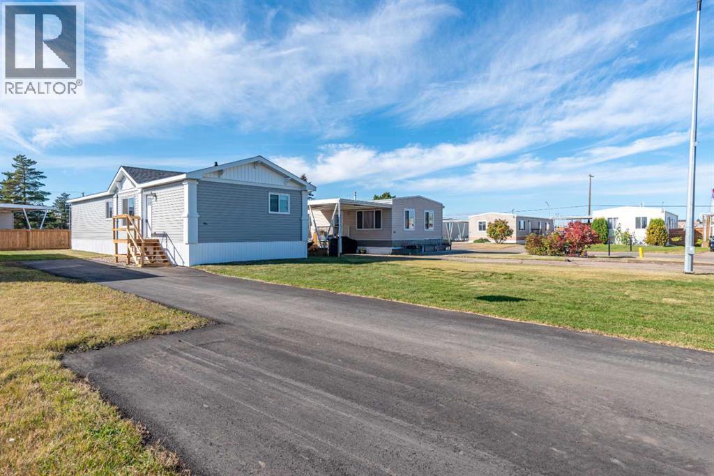 5308 57 Street Property Photo 4