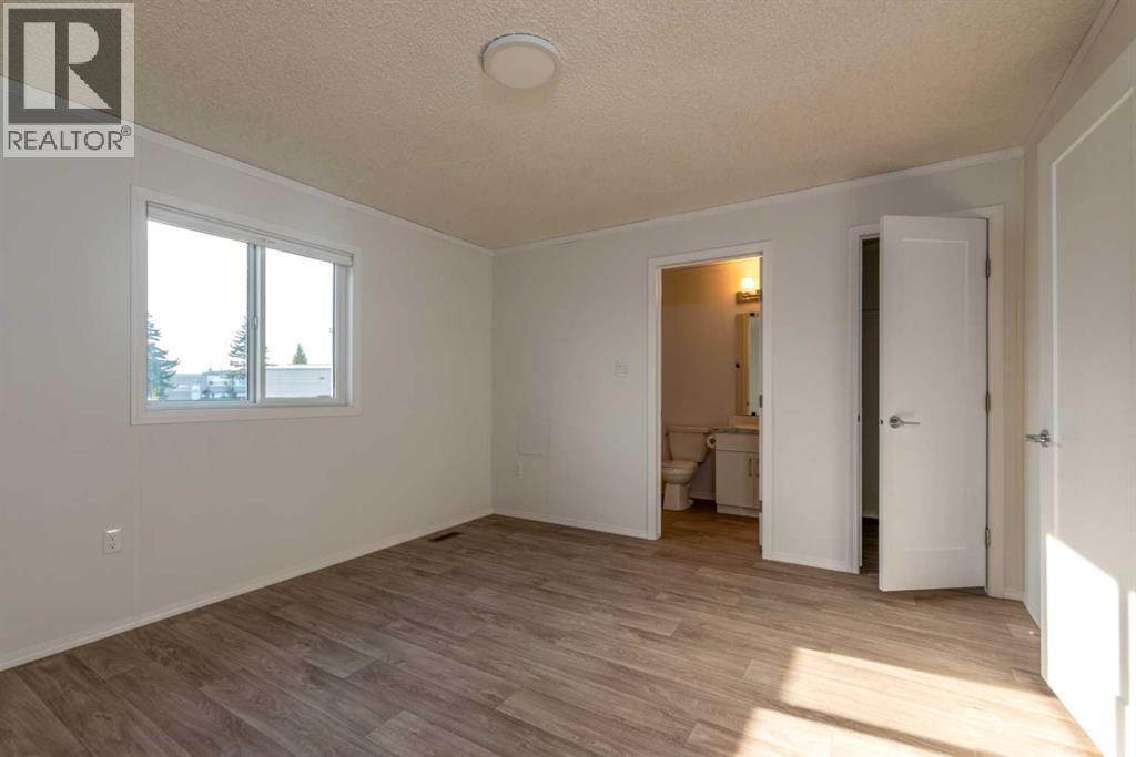 5308 57 Street Property Photo 20