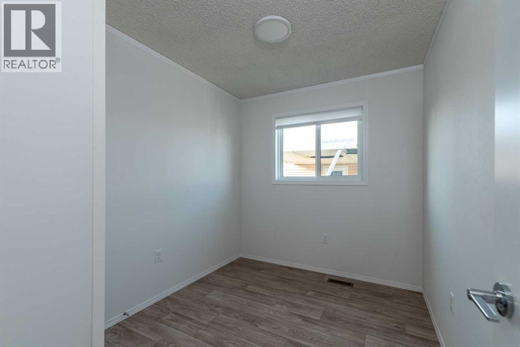 5308 57 Street Property Photo 24