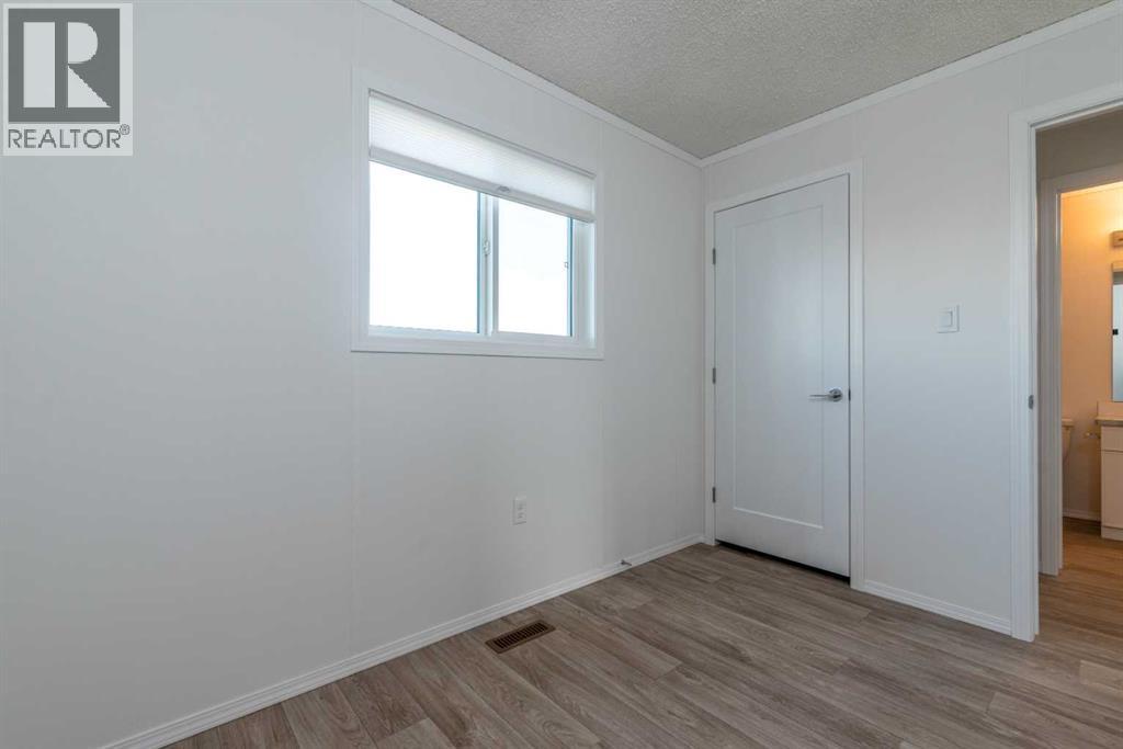 5308 57 Street Property Photo 28