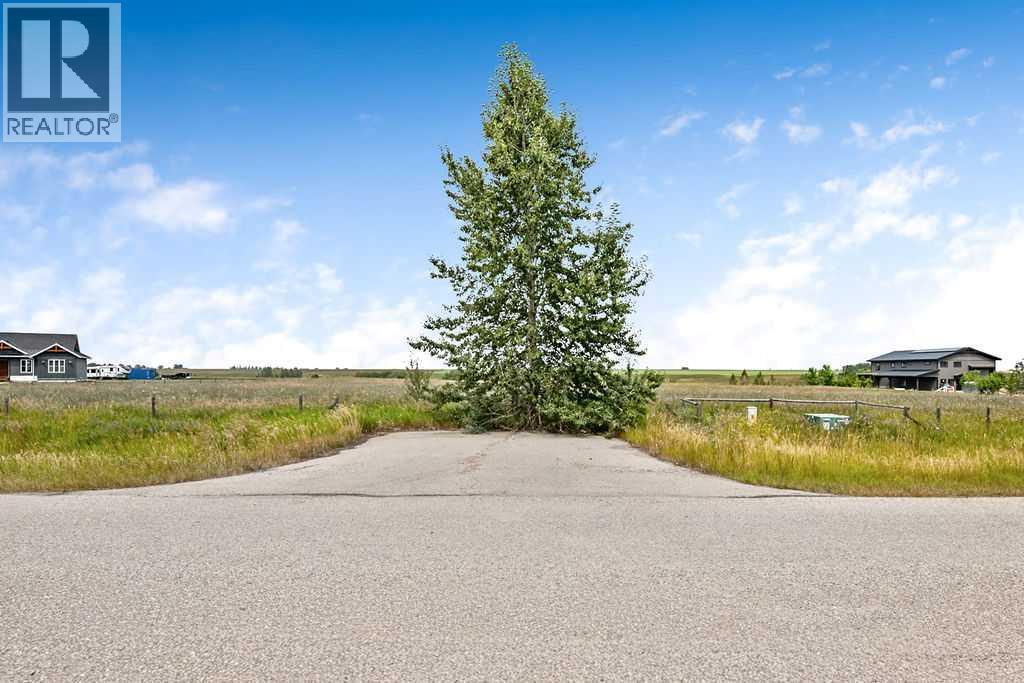 121028 272 Avenue E Property Photo 28