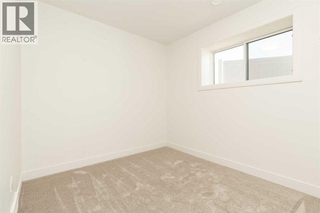 561 Malahat Green W Property Photo 27