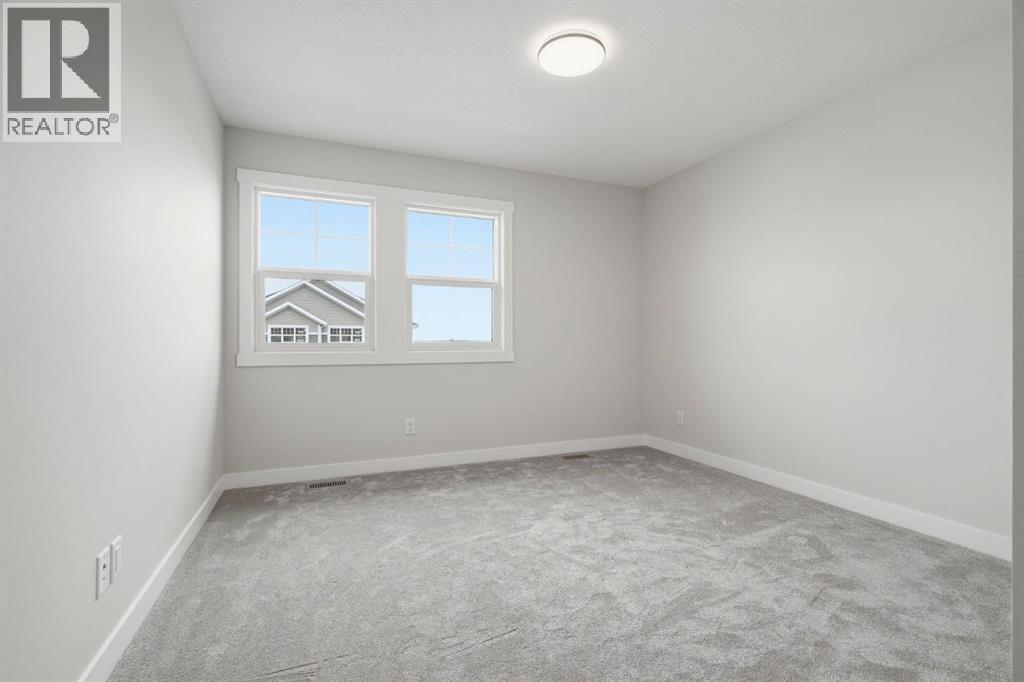 435 Kinniburgh Loop Property Photo 39