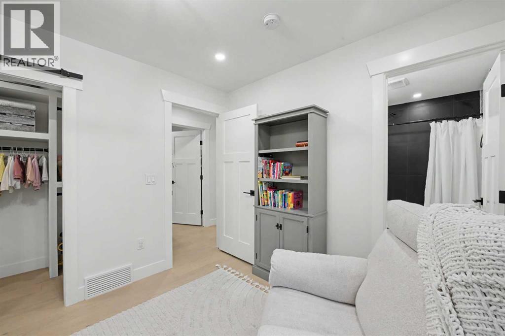 2615 Lougheed Drive Sw Property Photo 25