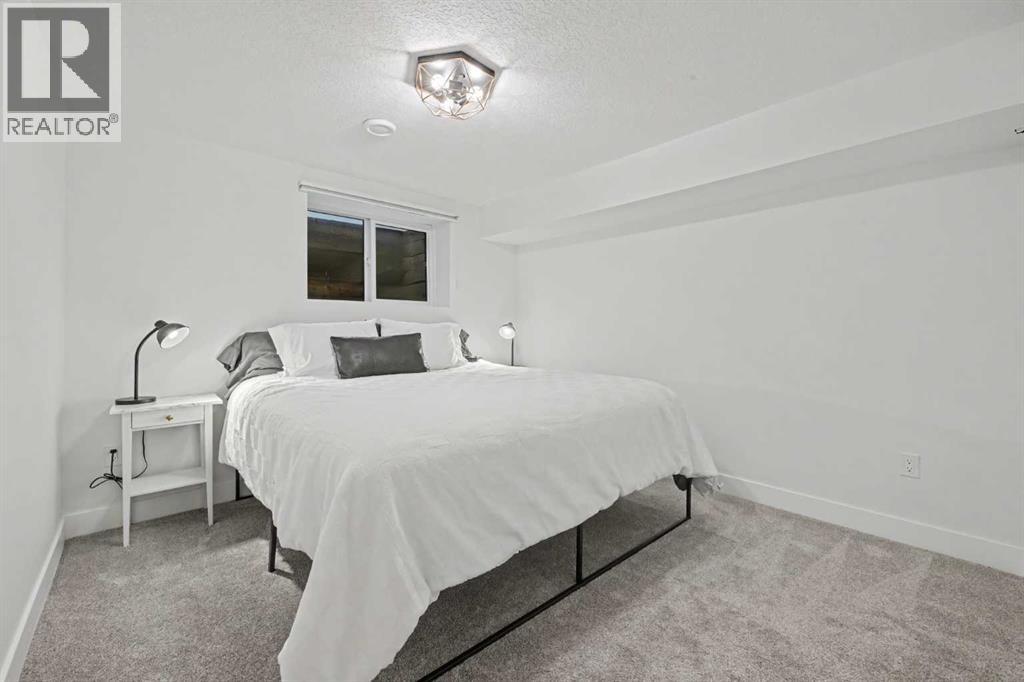 2615 Lougheed Drive Sw Property Photo 35