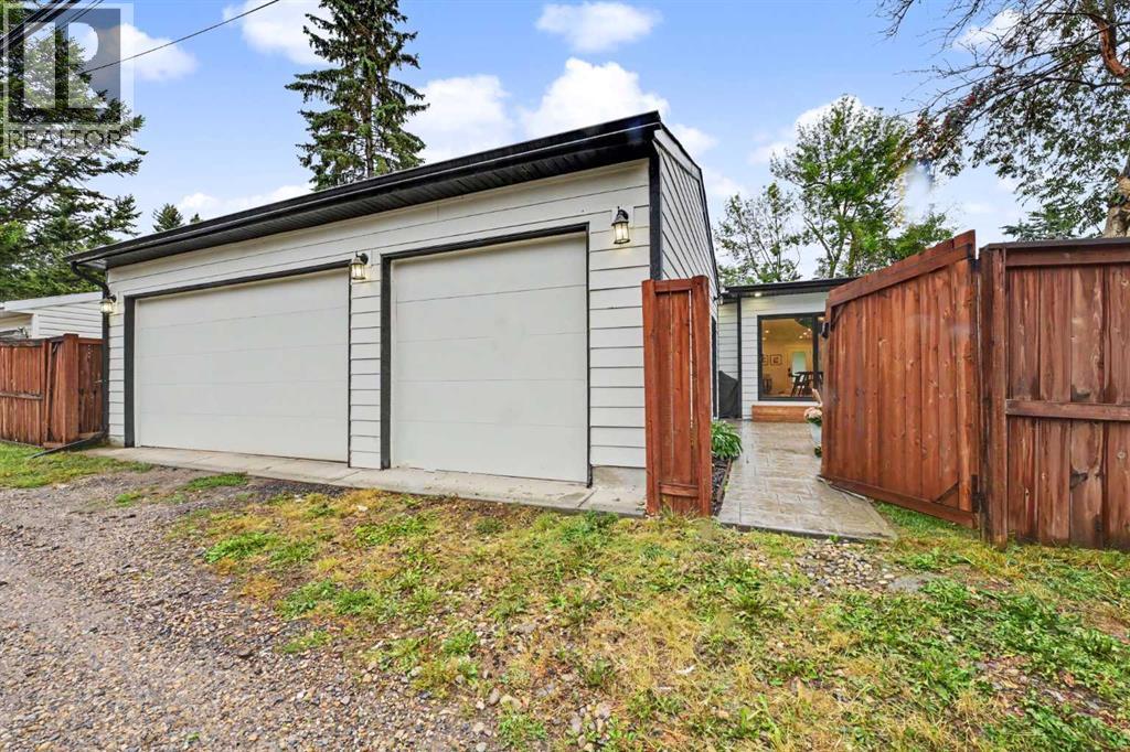 2615 Lougheed Drive Sw Property Photo 41