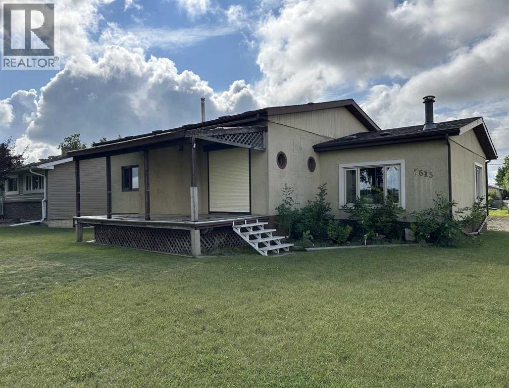 5613 48 Avenue Property Photo 1