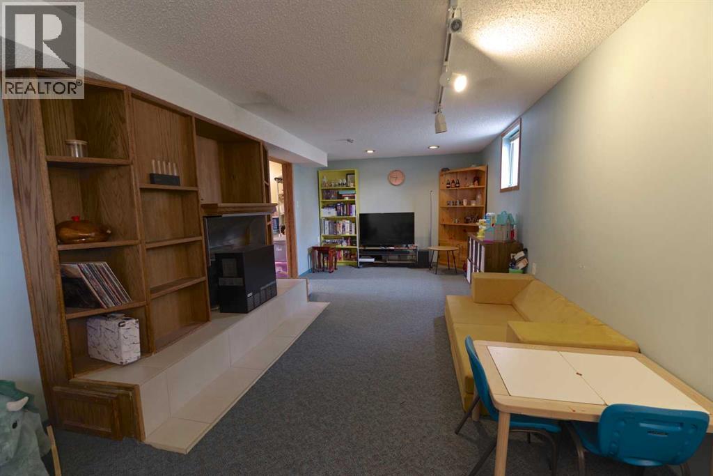 510 10 Street N Property Photo 12