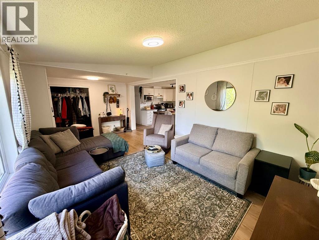 10629 101 Ave Property Photo 14