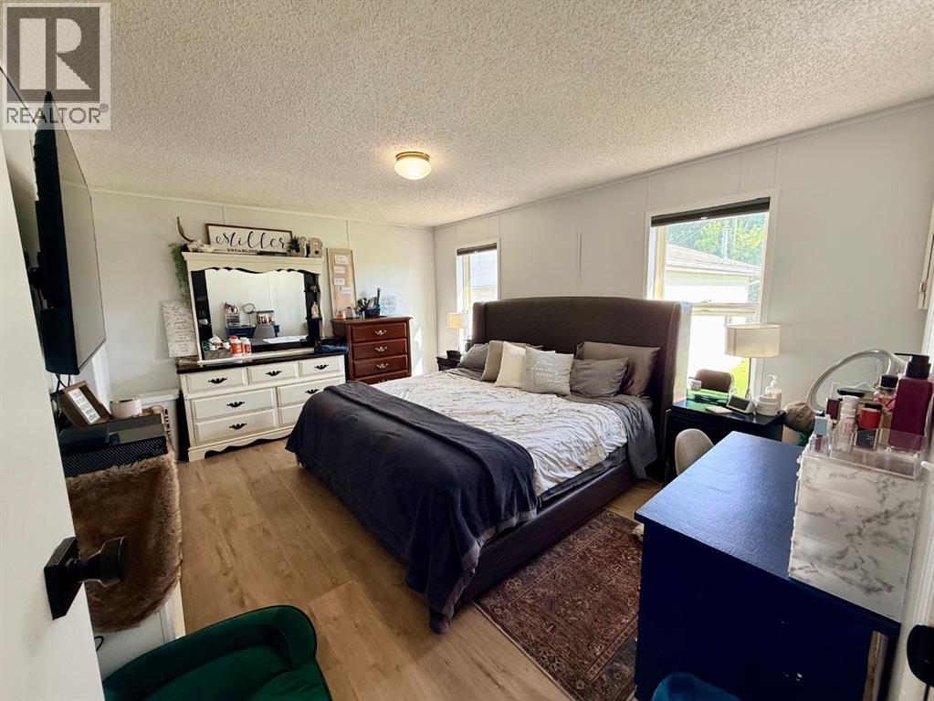 10629 101 Ave Property Photo 23