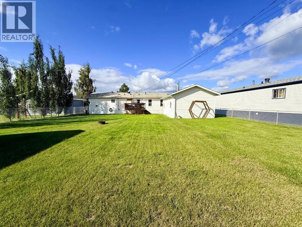 10629 101 Ave Property Photo 33
