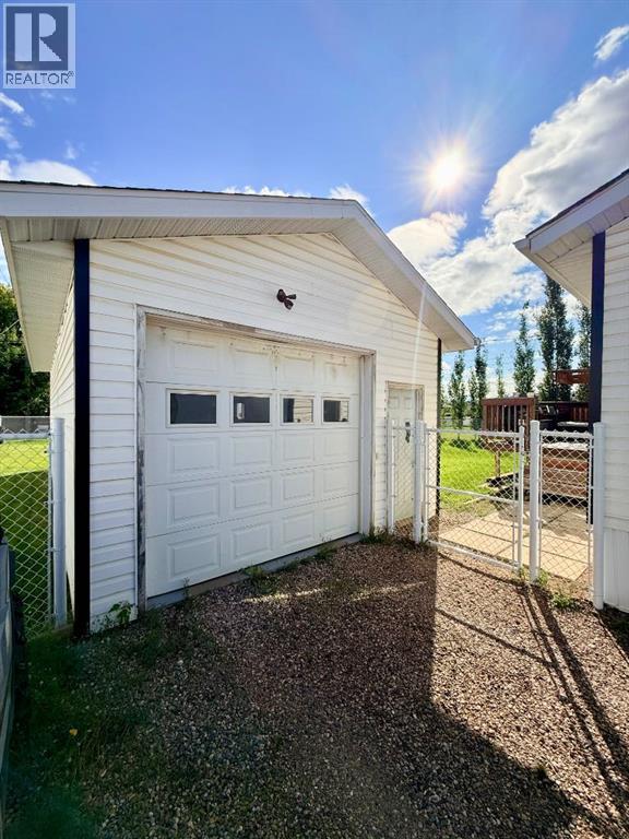 10629 101 Ave Property Photo 34