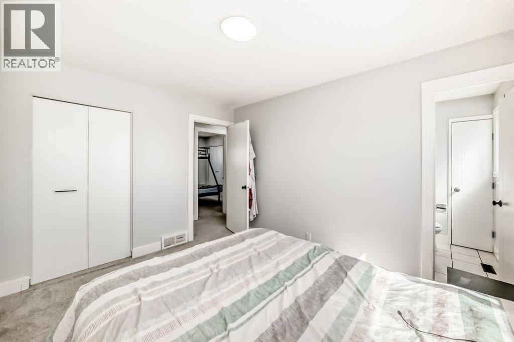 204 Whiteview Close Ne Property Photo 14