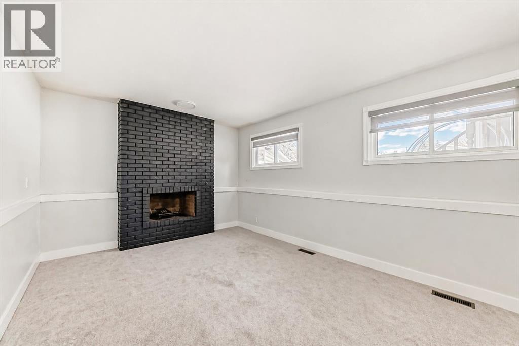 204 Whiteview Close Ne Property Photo 21