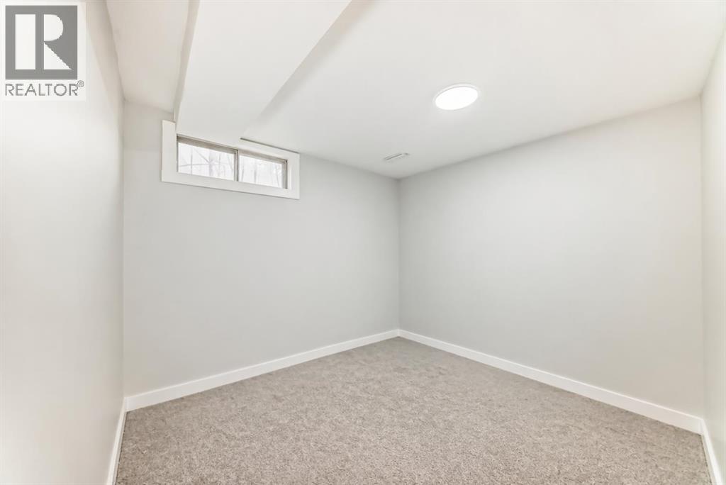 204 Whiteview Close Ne Property Photo 32