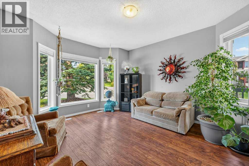 83 Millrise Crescent Sw Property Photo 8