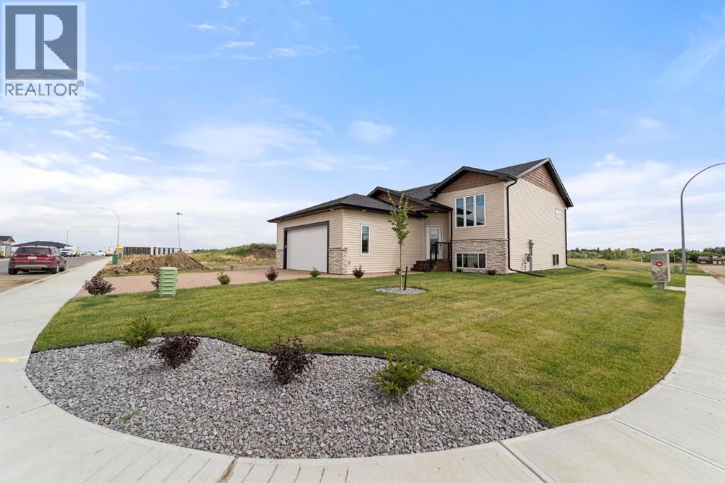 5737 55 Avenue Property Photo 1