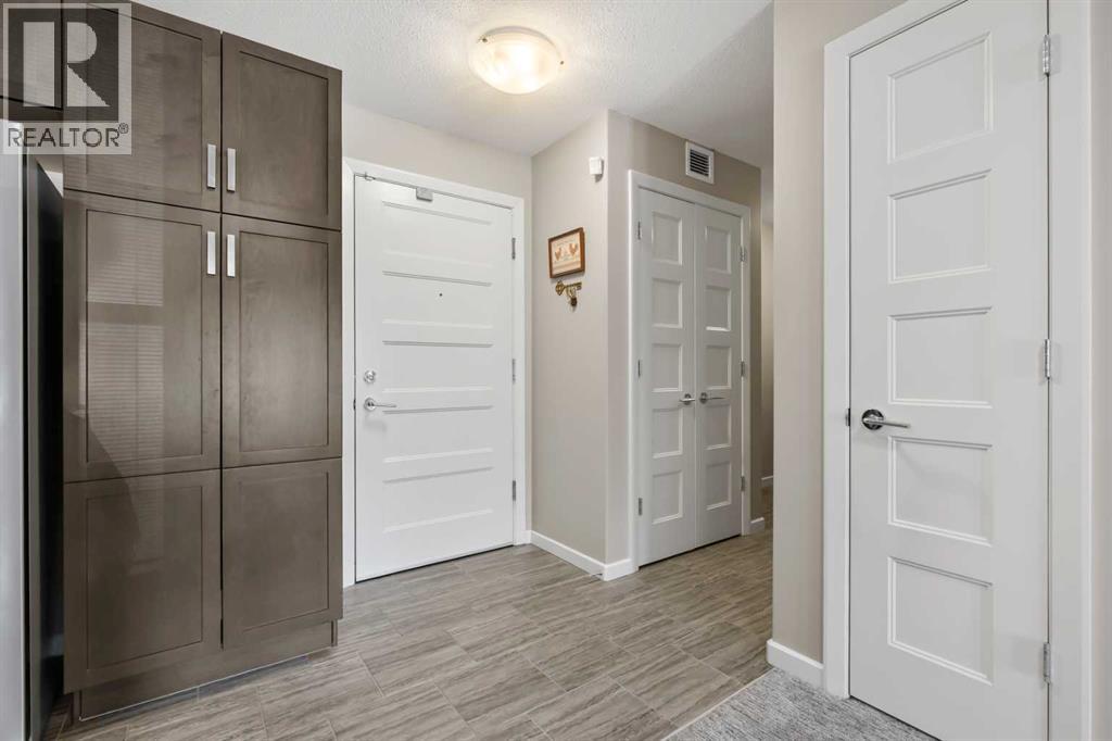 10 Market Boulevard Southeast Property Photo 4
