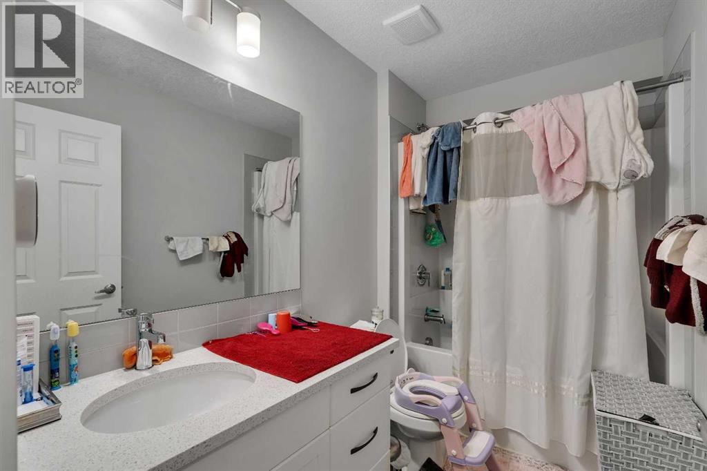 552 Redstone Drive Ne Property Photo 18